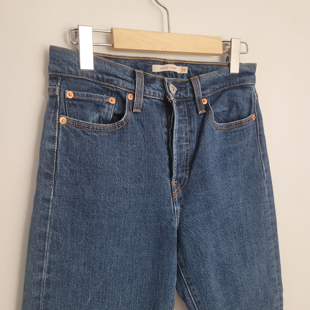 Levi's Wedgie Straight Medium Wash Denim Jeans Size W 26 L26 Women Frayed Hem - Picture 3 of 11
